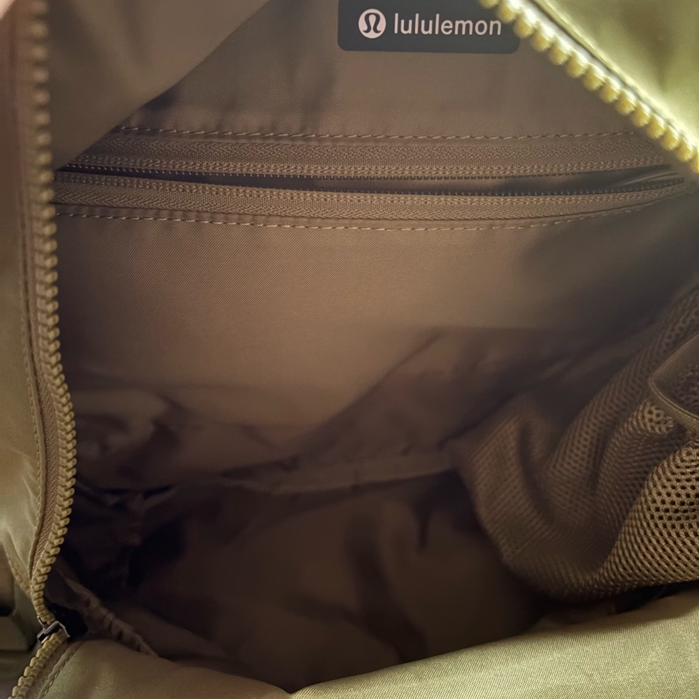 Lululemon Backpack - Picture 5 of 9
